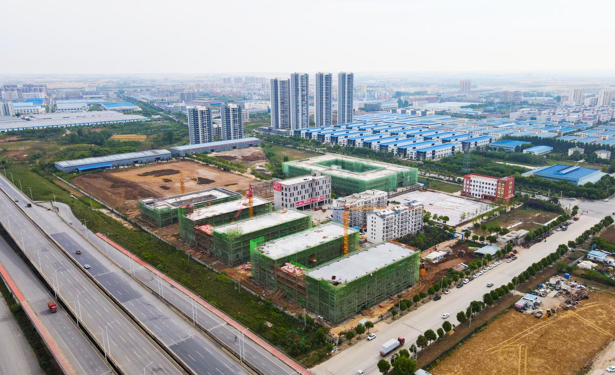 喜报！中电凯源集团襄郡中学项目喜封金顶(图6)